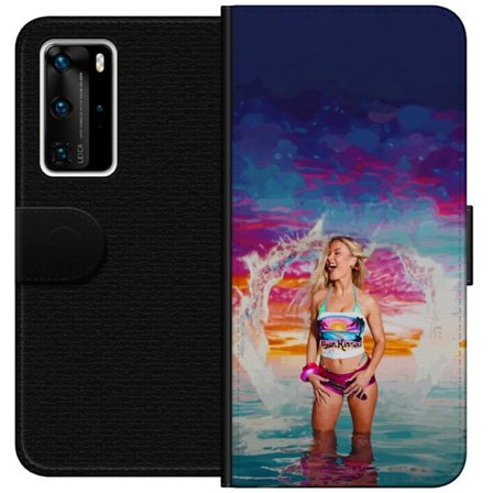 Kompatibel Tegnebogsetui til Huawei P40 Pro Blond kvinde i farverigt strandtøj, der leger i havet ved solnedgang