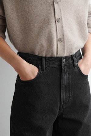 COS Femme Jean Barrel Bay in Noir