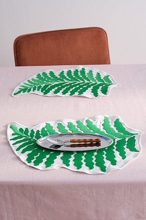 Jotex - Placemat 2-pak Groen/natuurlijk Wit Groen/natuurlijk wit - FERN - Koop Placemats bij Jotex