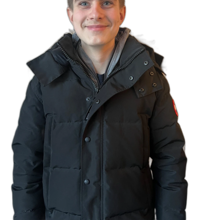 Svart dunjacka med pälsdetalj