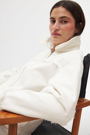 NA-KD Raw Hem Detail Denim Jacket - Sommersæt - Råhvid - EU 38