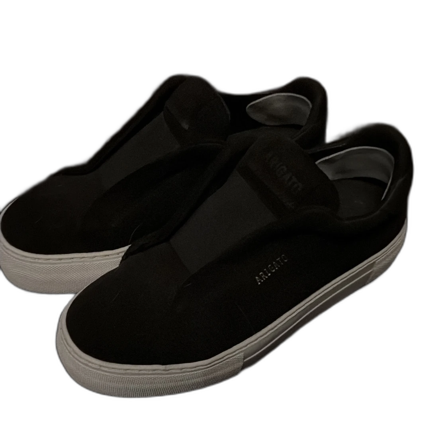 Svarta sneakers från Axel Arigato