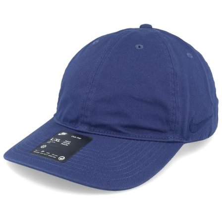 Nike - Blå unconstructed Keps - Club Flatbill Swoosh Unstructured Midnight Navy Dad Cap @ Hatstore
