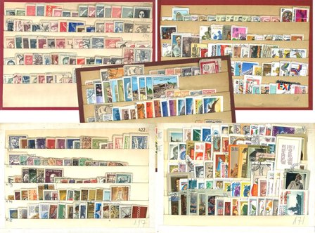 Diverse lande - Pakke med 5 indstikskort med 10 af hvert frimærke