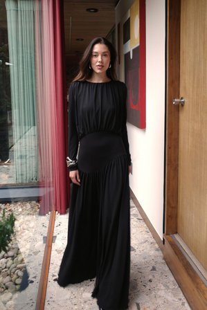 Jourdan Sloane x NA-KD Robe longue en jersey à détail taille - Robes de Noël - Noir - M