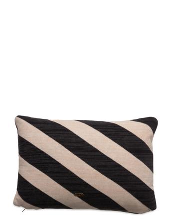 Takara Cushion Home Textiles Cushions & Blankets Cushions Musta OYOY Living Design