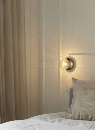 Liila 1 small vegg/taklampe - sort/optisk glass