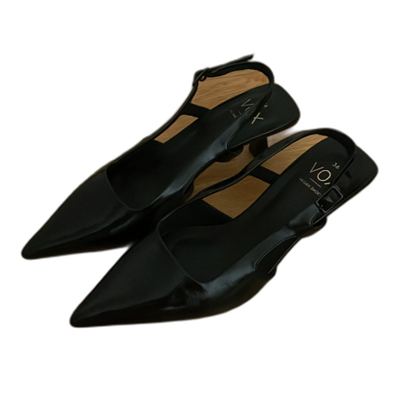 Svarta pumps med klack från VOX