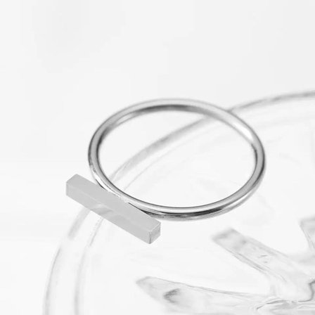 Minimalistisk ring i guld eller silver förgylld rostfritt stål