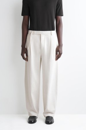 COS Men's Vaqueros Barrel Leg Con Cinturón in Blanco