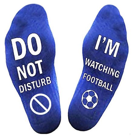 Morsomme sokker med tekst "Dot Not Disturb Watching Football"