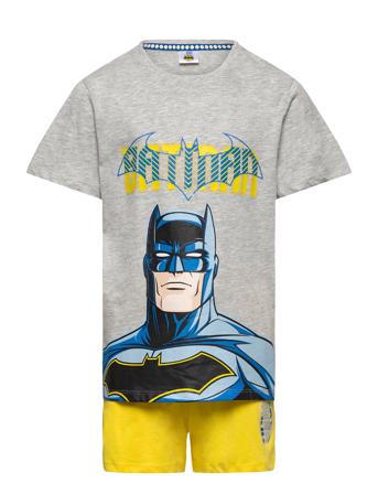Set 2P Short + Ts Patterned Batman
