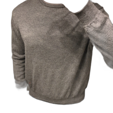 Grå stickad tröja