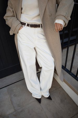 NA-KD - Løstsittende lange jeans med lavt liv - Low waist jeans - Hvit - EU 44