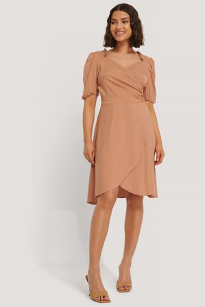 Trendyol Kleid Mit Rüschendetail - Drapierte Kleider - Rosa - EU 40