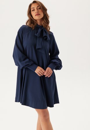 YAS - nira Ls Dress - Navy Blazer - Kläder - - Bubbleroom