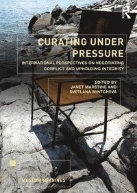 Curating Under Pressure, ISBN: 9780815396192