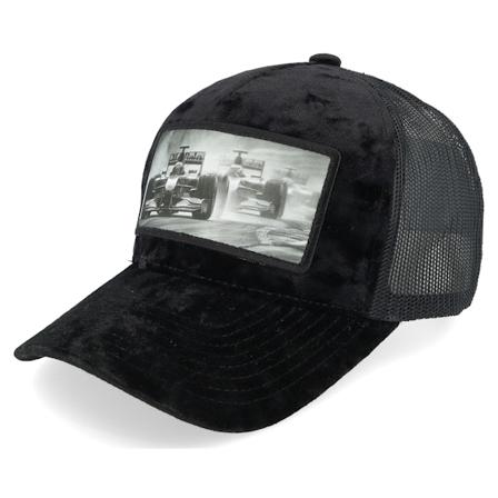 Calza Pennello - Svart trucker Caps - Formula Racing Cars Velvet Black A-Frame Trucker @ Hatstore