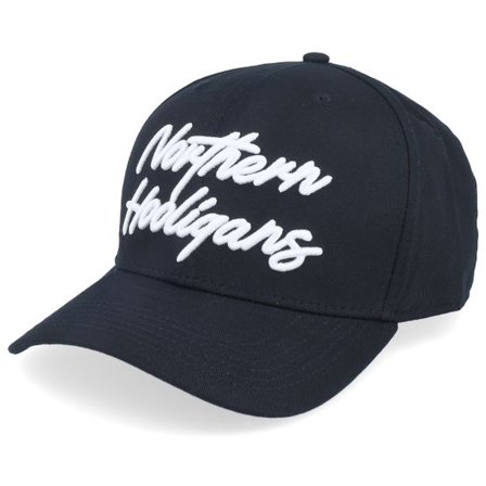 Northern Hooligans - Svart adjustable Keps - The Script Cap Black Adjustable @ Hatstore