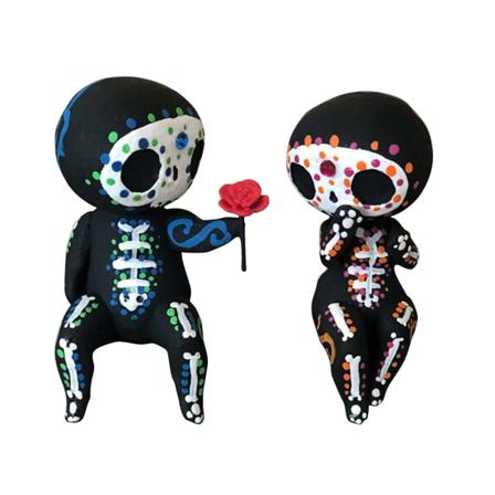 3D Fantastiske Alien Statuer Lekefigurer Sukkerskallemodell Par Håndmalt Harpiksfigur Lovers Rose