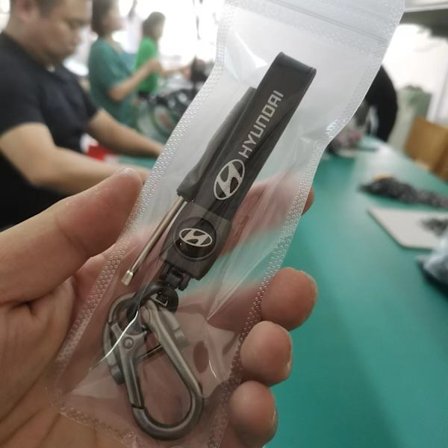 Bilnyckelring i läder, bilnyckelring i metall, lämplig för biltillbehör