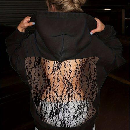 Hættetrøje i store størrelser med åben ryg, udskæring og mesh, afslappet streetwear-pullover