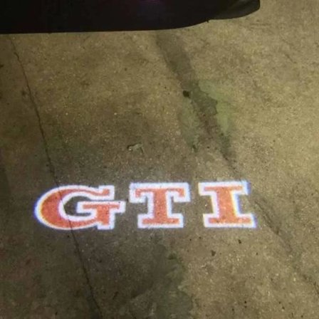 2 kpl Auton LED Koristeellinen Ovivalo Tervetuloprojektori Yhteensopiva VW Passat B6 B7 Sharan CC Golf 5 6 7 Jetta Scirocco 3 Tiguan EOS GTI GTI