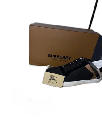 Burberry sneakers med rutiga detaljer