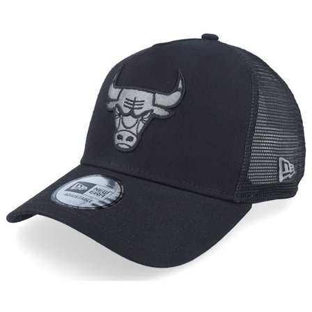 New Era - NBA Svart trucker Keps - Chicago Bulls Black on Black Team Logo 9FORTY Black A-Frame Trucker @ Hatstore