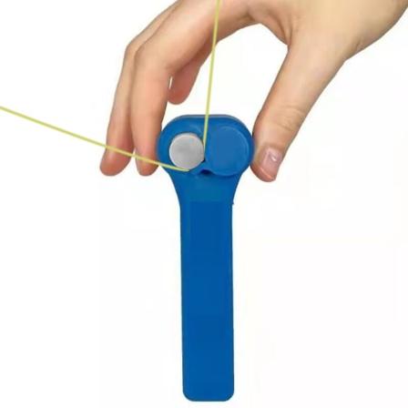 Veivattava köysipotkuri käsikäyttöinen urheilullinen hauska sähköinen lelu (1 kpl) sininen blue