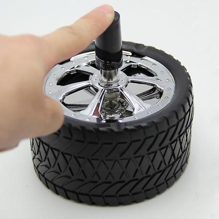Car Creative Tire Hub Roterande stil Mode Askfat Legering Rund Rökfri Press Up Askfat
