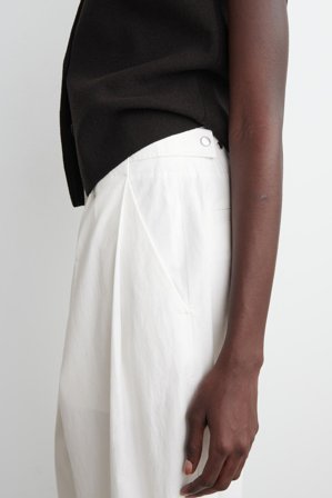 COS Femme Pantalon Court Barrel En Coton in Blanc