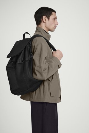 COS Men's Duffle Backpack - Mesh Bag in Black