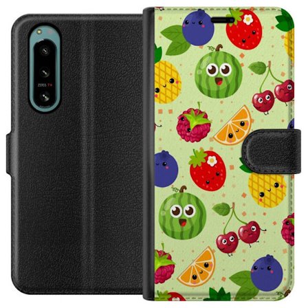 Kompatibelt Lommeboketui til Sony Sony Xperia 5 IV Fargerik frukt miks med ananas, jordbær, melon, kirsebær og blåbær leken design med sommerlig e
