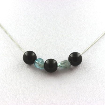 Collier - Ett smycke - Svart agat 8 mm - Apatit från Brasilien - Rostfritt stål - Valfri längd