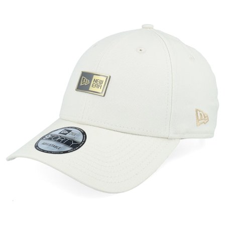 New Era - Ne Badge 9FORTY Ivory Adjustable Adjustable Beige Cap - @ Hatstore