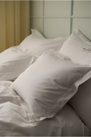 Staycation - Örngott Careful Poem i bomullspercale - Vit - Örngott - 50X60 - Från Homeroom