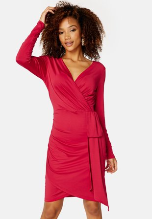 BUBBLEROOM - Snapshot Drape Dress - Raspberry red
