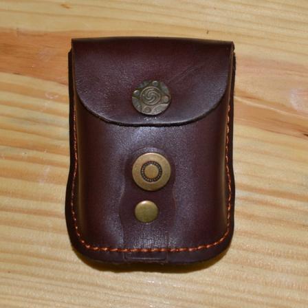 Menn kvinner Fanny Pack Midjeveske Kuskinn Håndlaget Cap Nail Taktisk Lær Stål Ball med Magnet Dark coffee color 8*9.5cm