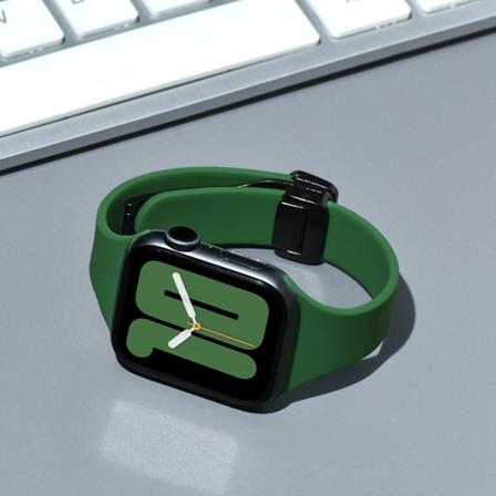 Magnet Slim Sport Armband För Apple Watch Band 44mm 49mm 40mm 41mm 42/38mm 45mm Silikonarmband För iWatch Series 7 8 9 SE 6 5 05Clover 38MM 40MM 41MM
