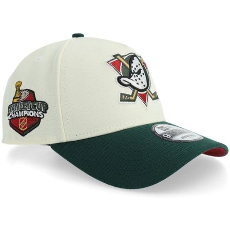 New Era - NHL Grön adjustable Keps - Hatstore Exclusive x Anaheim Ducks 9FORTY Stanley Cup Champions Chrome/Green A-frame Adjustable @ Hatstore