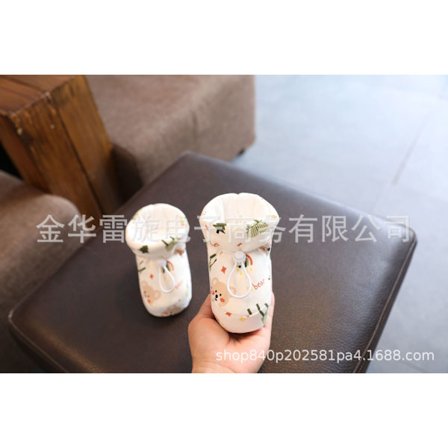 Vinter babyskor och strumpor 0-1 år gamla 3-6-9 månader gamla pojkar och flickor plysch förtjockade mjuka fötter täcker nyfödda bomullsskor