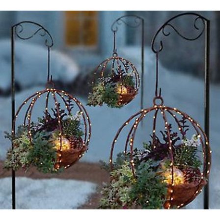 Konstgjord julhängande korg flockad med blandad dekor och LED