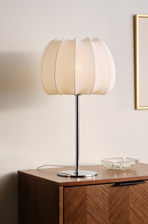 Jotex - PION bordlampe eggetrø - Kjøp Bordlamper hos Jotex