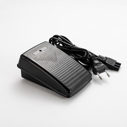 1 kpl jalkakäyttöpoljin, 200-240V raskas elektroninen jalkakäyttö 3-haaraisella virtajohdolla, yhteensopiva