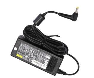 Fujitsu SMARTCASE S520 AC Adapter 19V / 65W (E623) (G558)