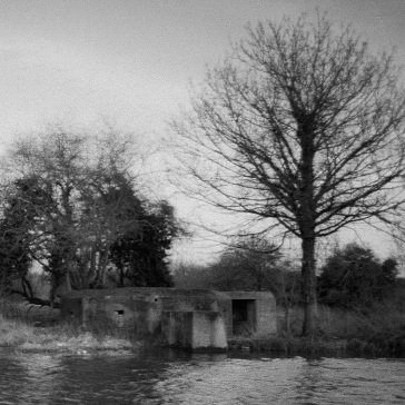 Rest is distraction GIRLS IN SYNTHESIS