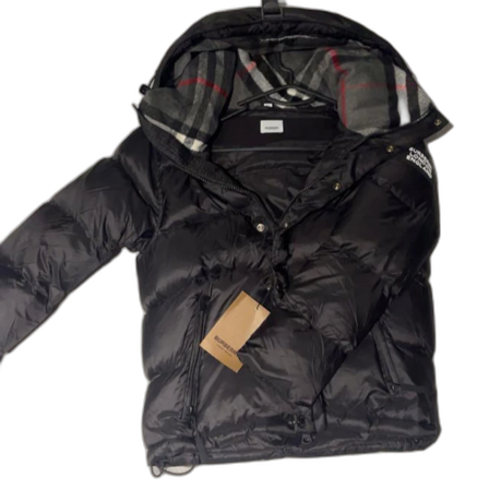 Svart dunjacka från Burberry