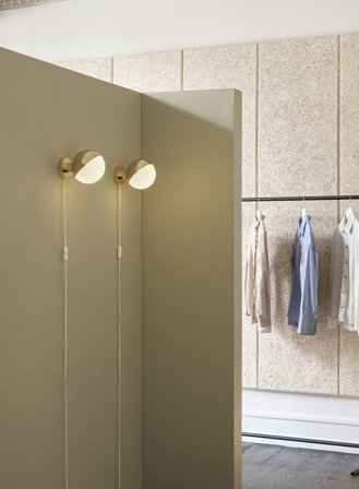 VL Studio 150 vegglampe m/ledning - messing/opal