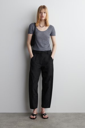 COS Women's T-Shirt In Maglia Di Seta A Coste in Grigio